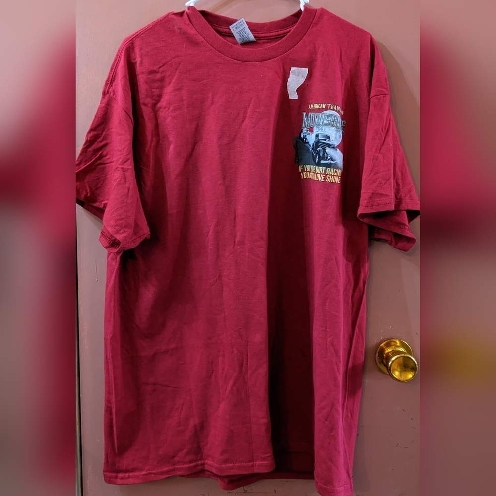 New without tags men's burgundy Gilden extra large short sleeve shirt, TF